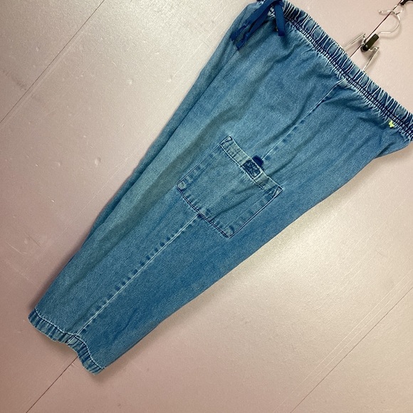 Basic Concept Women’s Denim Cargo Capri Pants - Picture 2 of 4